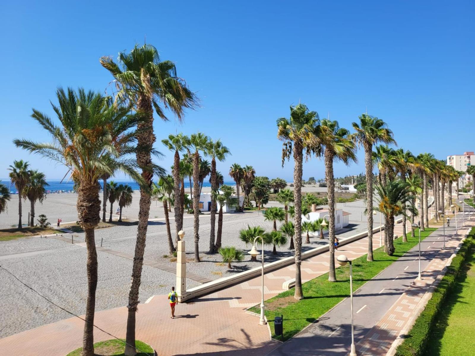 Motril, primera línea de playa. Exterior foto